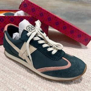 Tory Burch Hank sneaker. Never worn. Size 7.5 with extra laces
